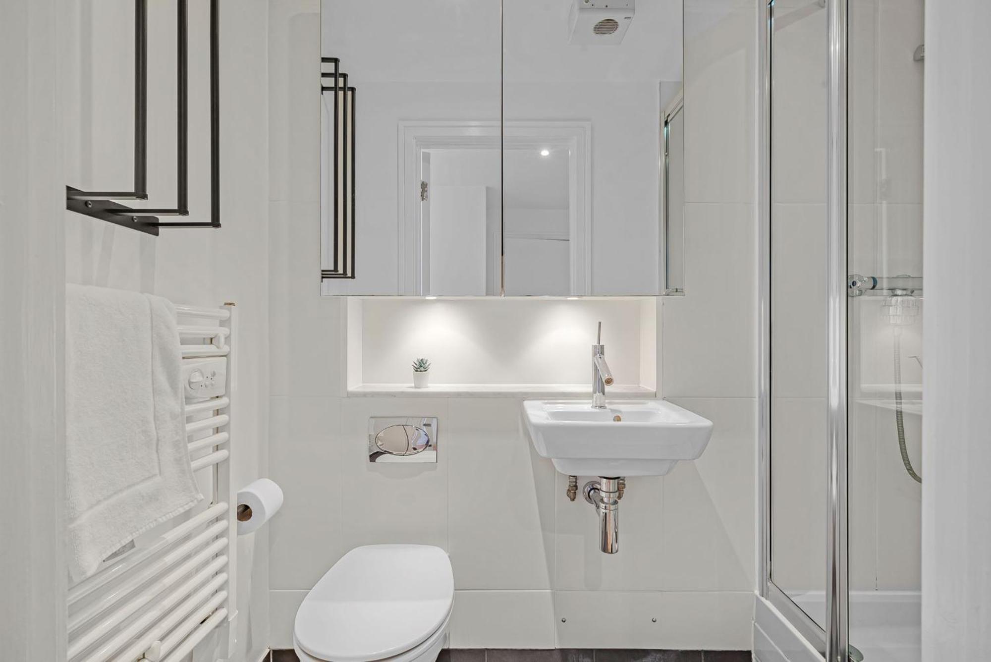 King'S Cross - 2Br With Terrace - Cityapartmentstay London Exterior photo