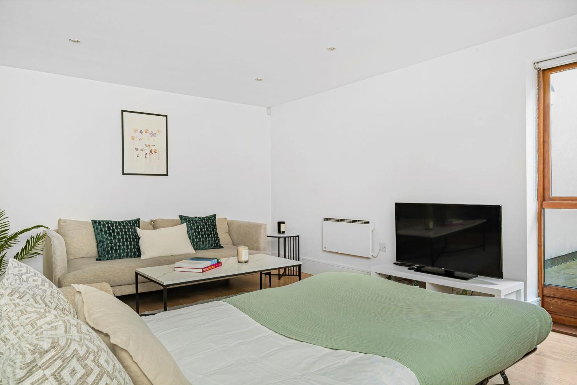 King'S Cross - 2Br With Terrace - Cityapartmentstay London Exterior photo